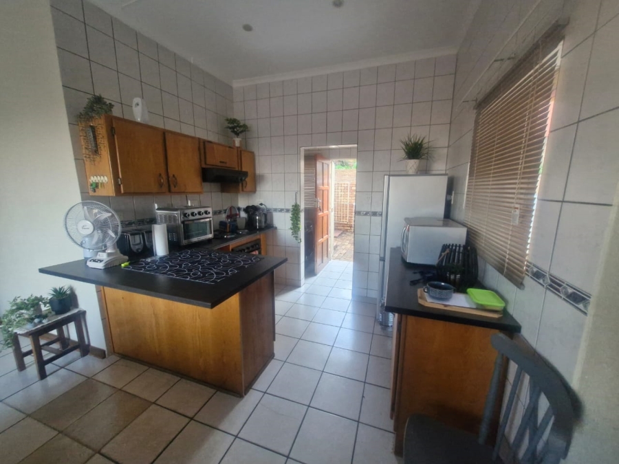 3 Bedroom Property for Sale in Safari Gardens North West